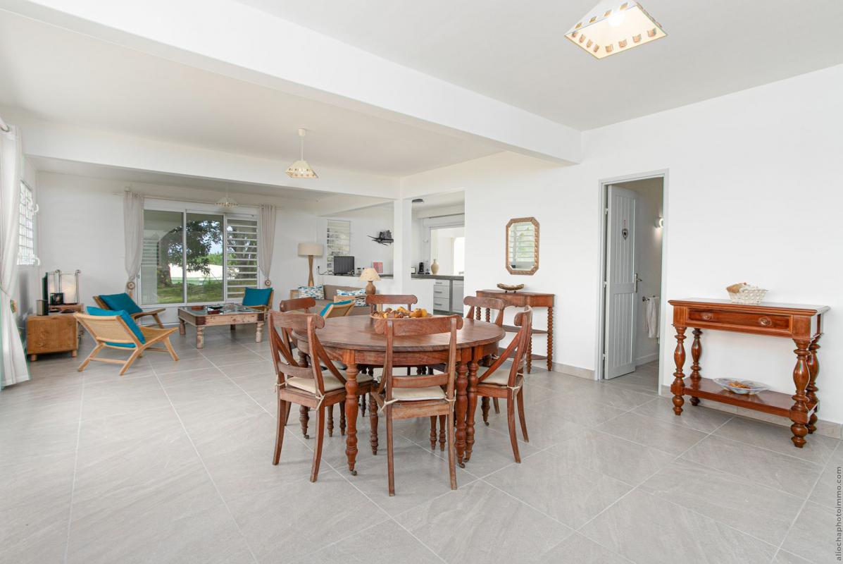 Location villa martinique sainte anne séjour