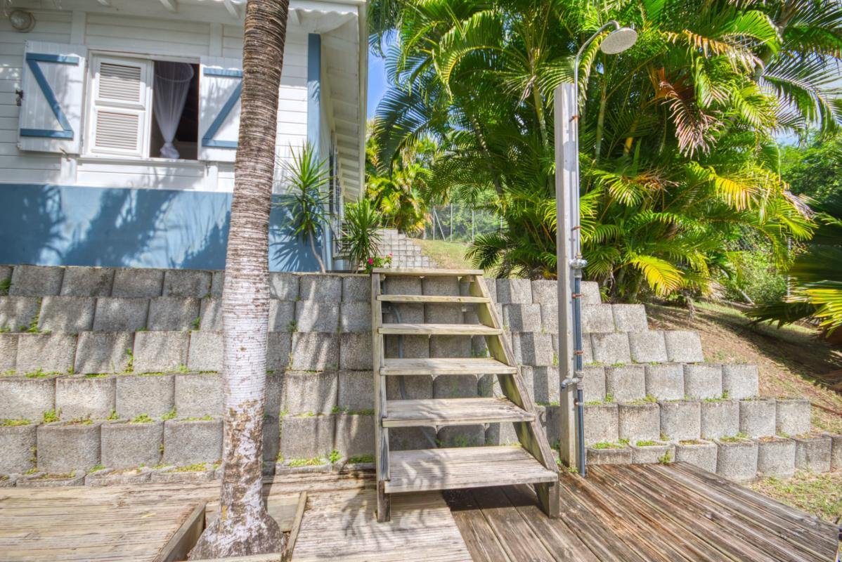 location maison martinique piscine avec douche extérieure