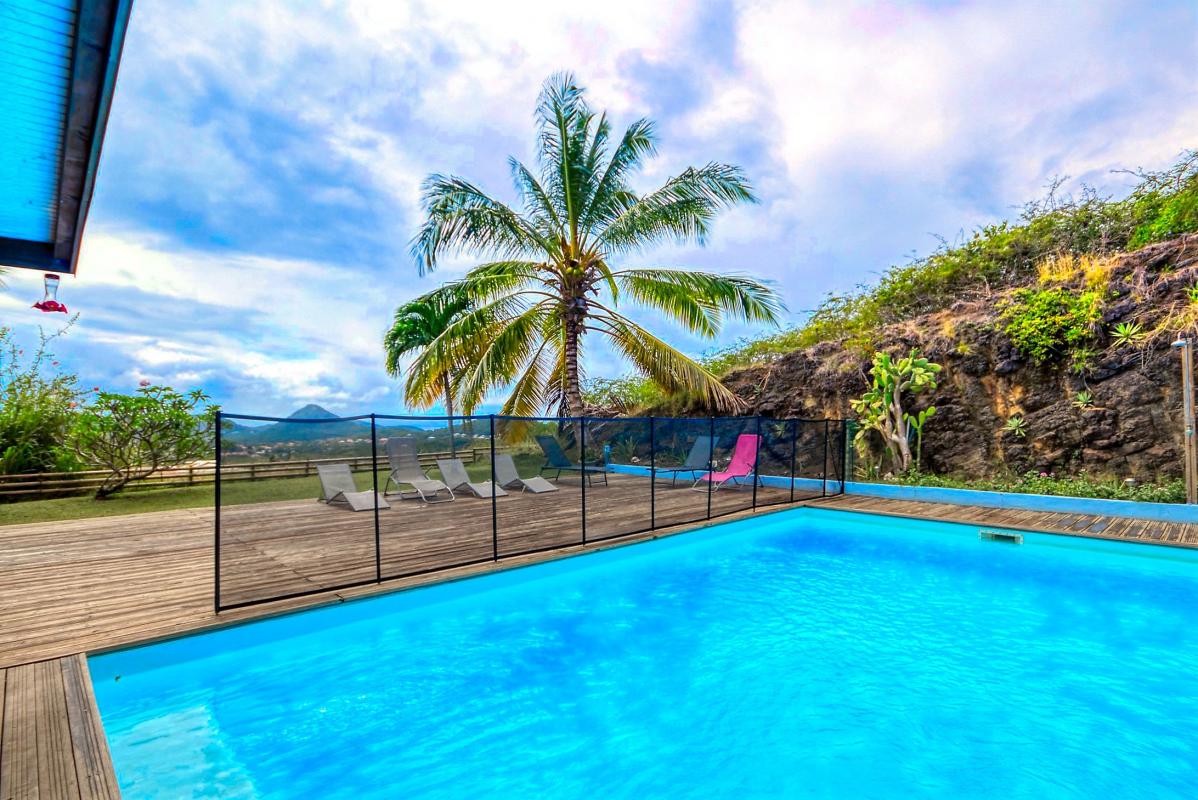 location villa de standing 12 personnes avec piscine à Sainte Anne Martinique piscine