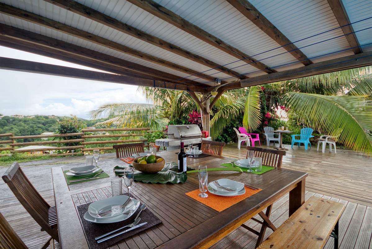 location villa de standing 12 personnes avec piscine à Sainte Anne Martinique terrasse 2