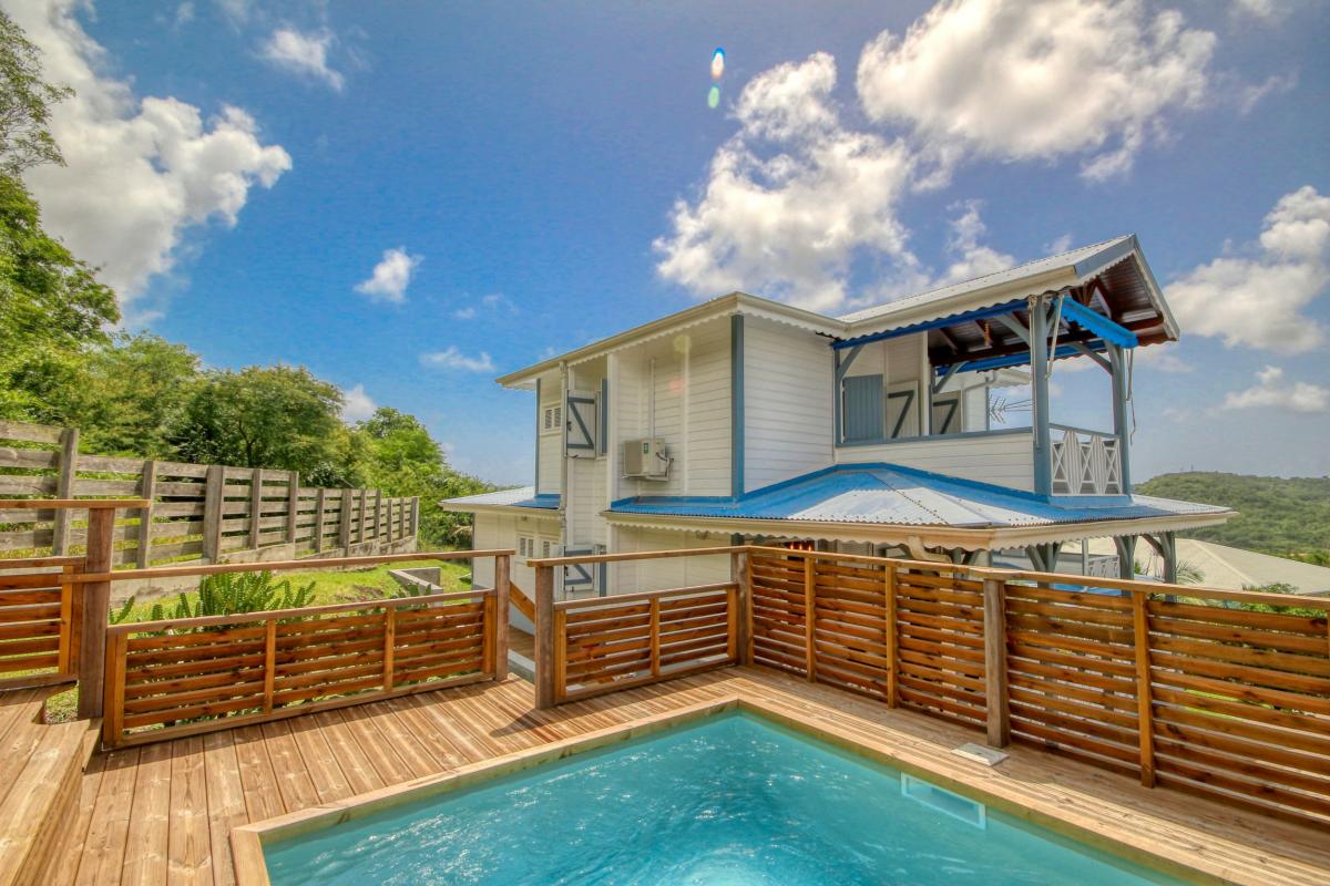 location maison Martinique Sainte Anne avec piscine privée