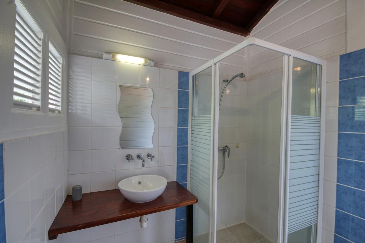 location maison Martinique Sainte Anne 6 personnes salle d'eau chambres 2-3