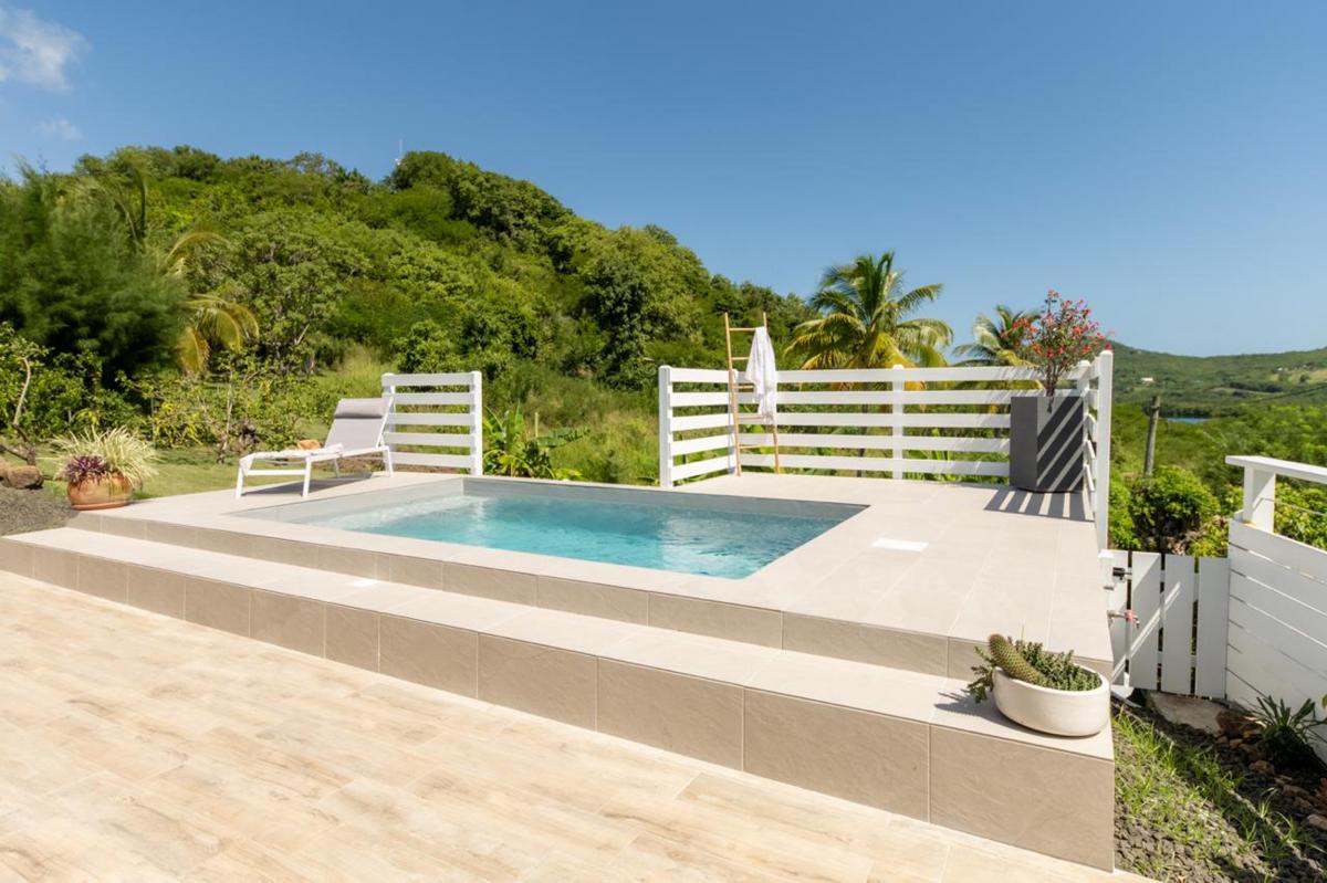 location bungalow piscine sainte anne martinique_piscine