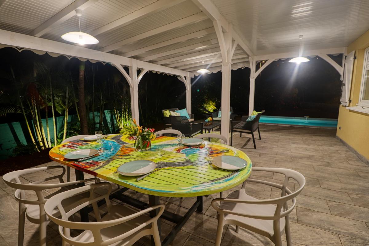 Location villa Sainte Luce Martinique - La terrasse de nuit