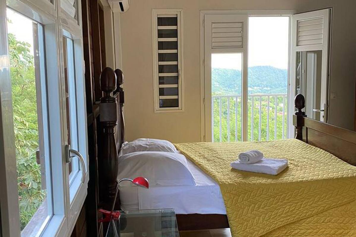 12 location-villa-sainte-luce-martinique_-chambre 1 
