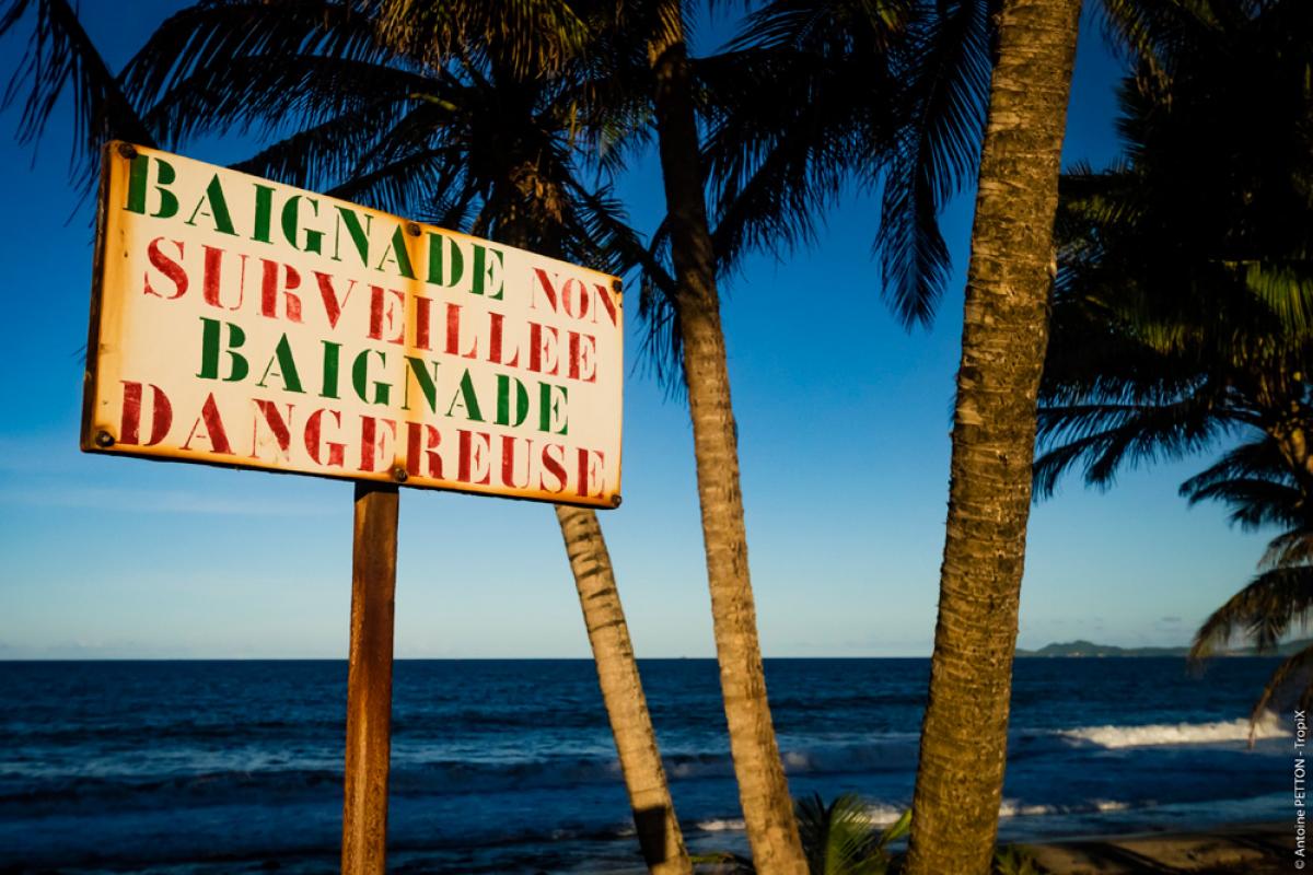 Belle plage... non baignable