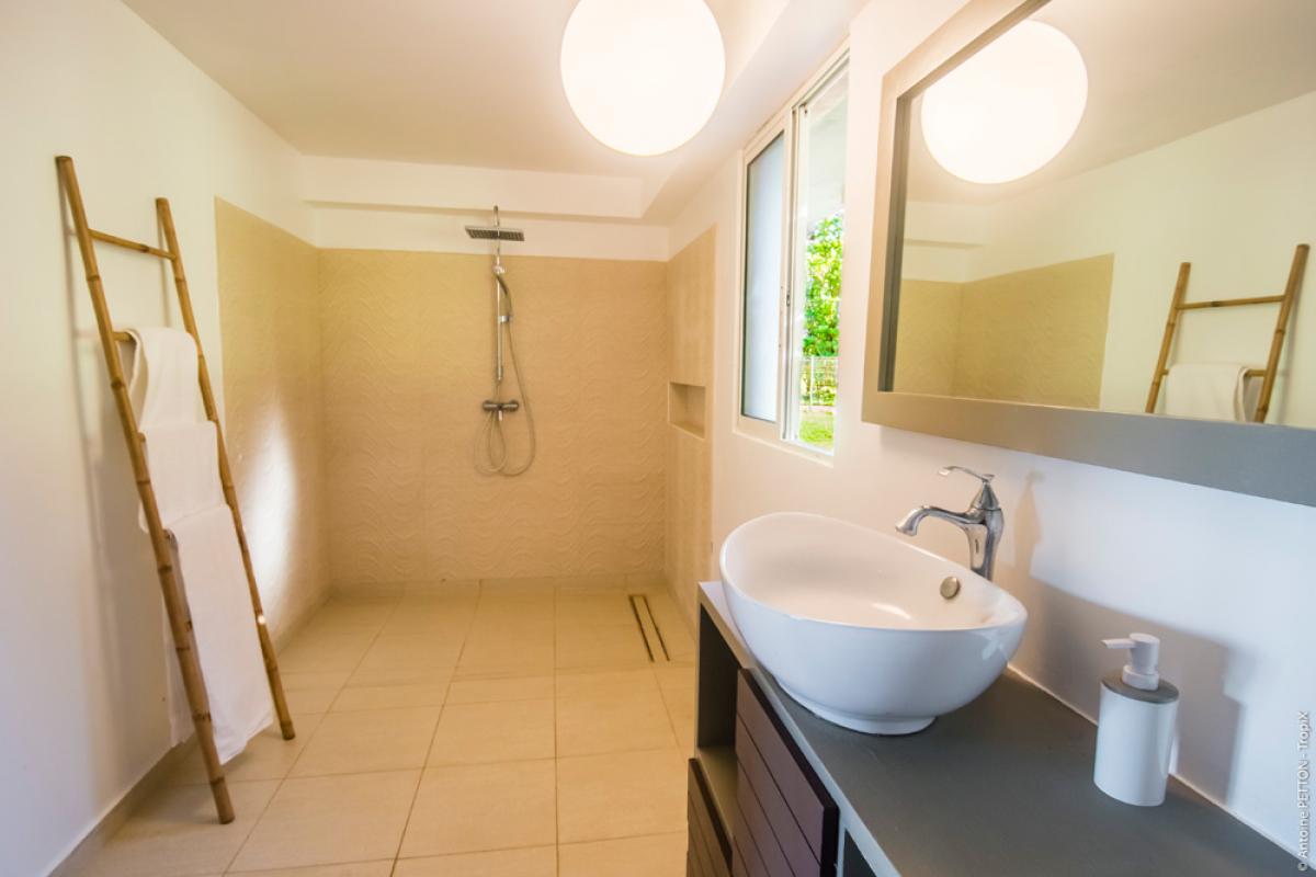 Location villa Martinique - Salle d'eau Ch 1