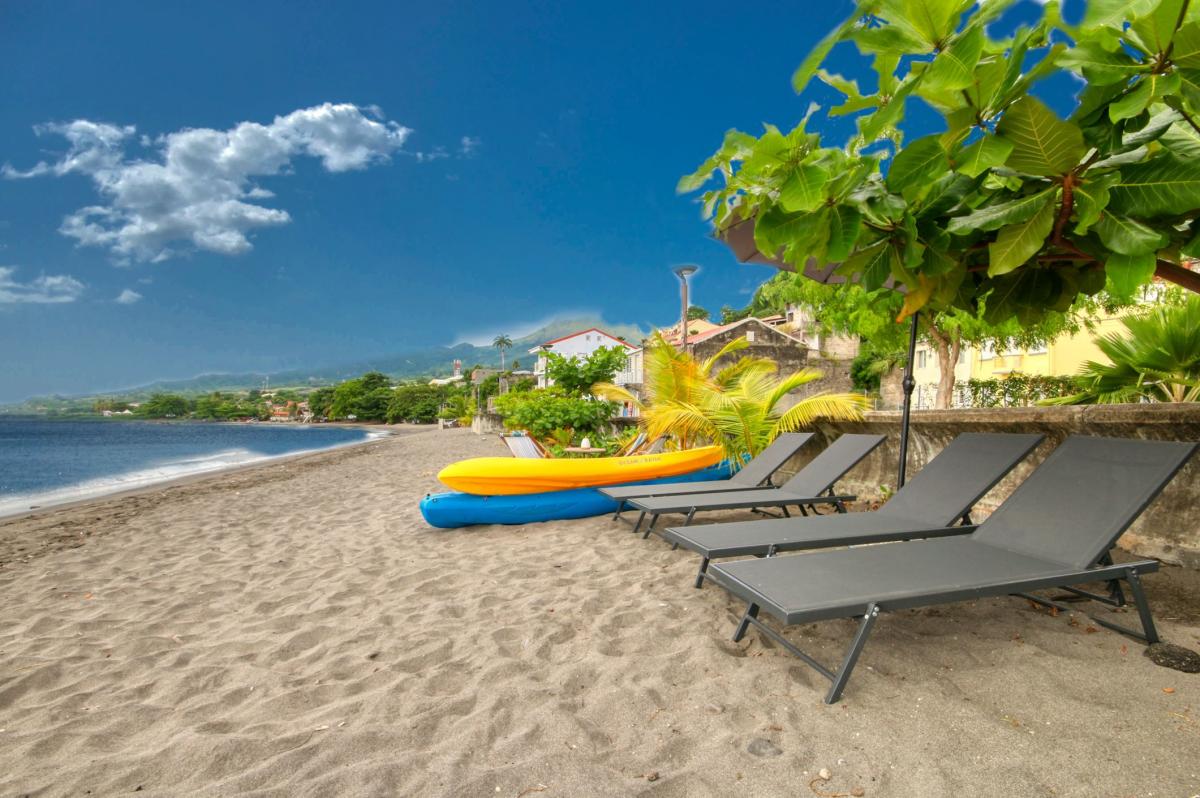  location villa 8 personnes martinique les pieds dans l'eau plage2