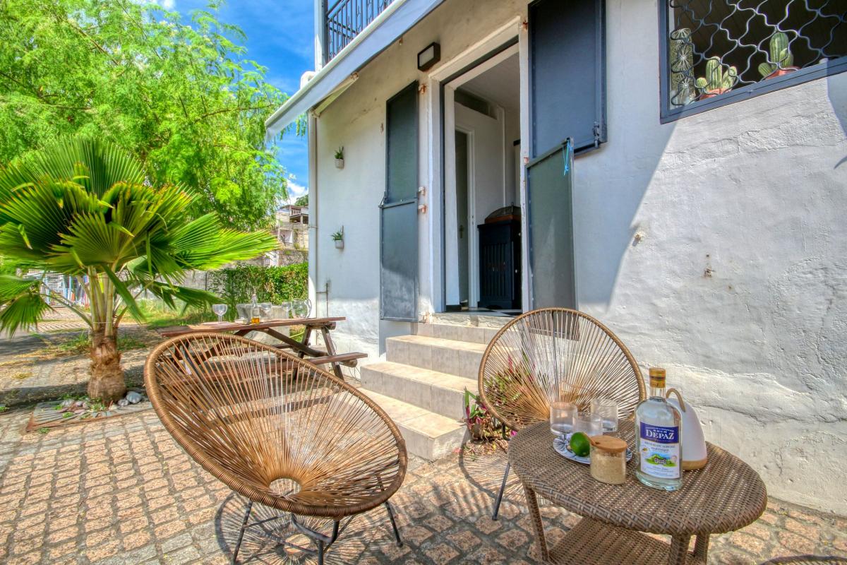  location villa 8 personnes martinique les pieds dans l'eau terrasse4