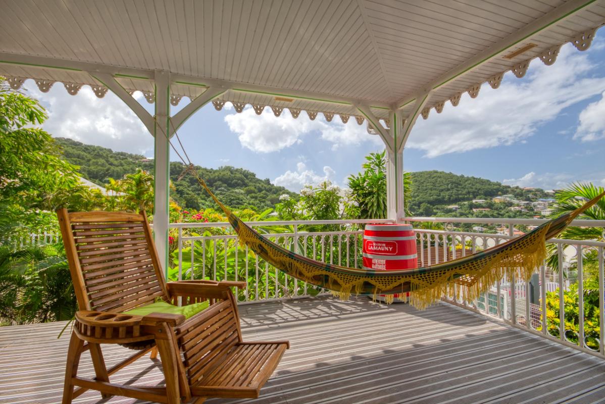 location villa martinique avec terrasse et hamac vue mer