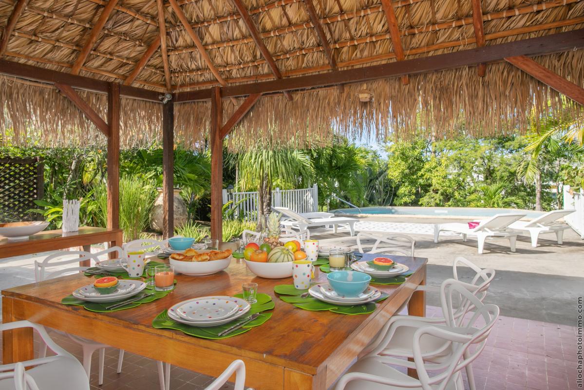 Villa d'exception Pointe du Bout Ponton privé Trois ilets Piscine pieds dans l'eau ponton privé Martinique