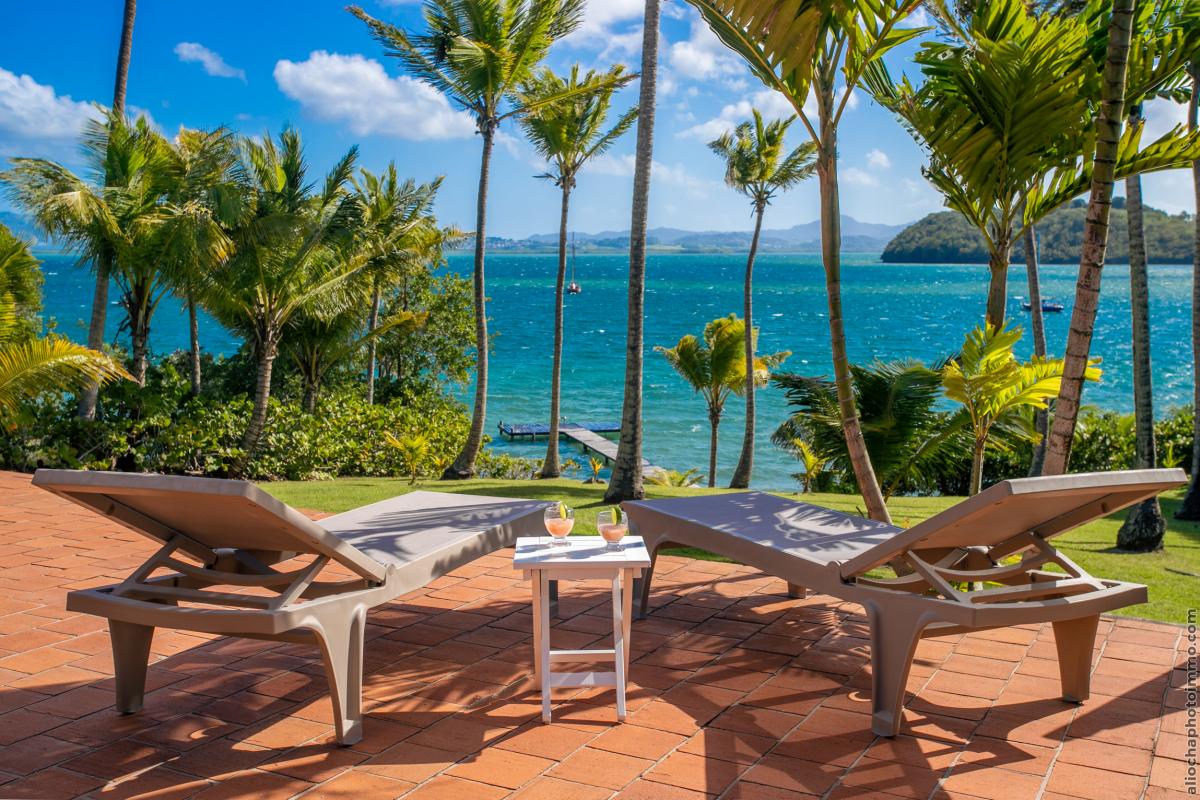 Villa d'exception Pointe du Bout Ponton privé Trois ilets Piscine pieds dans l'eau ponton privé Martinique