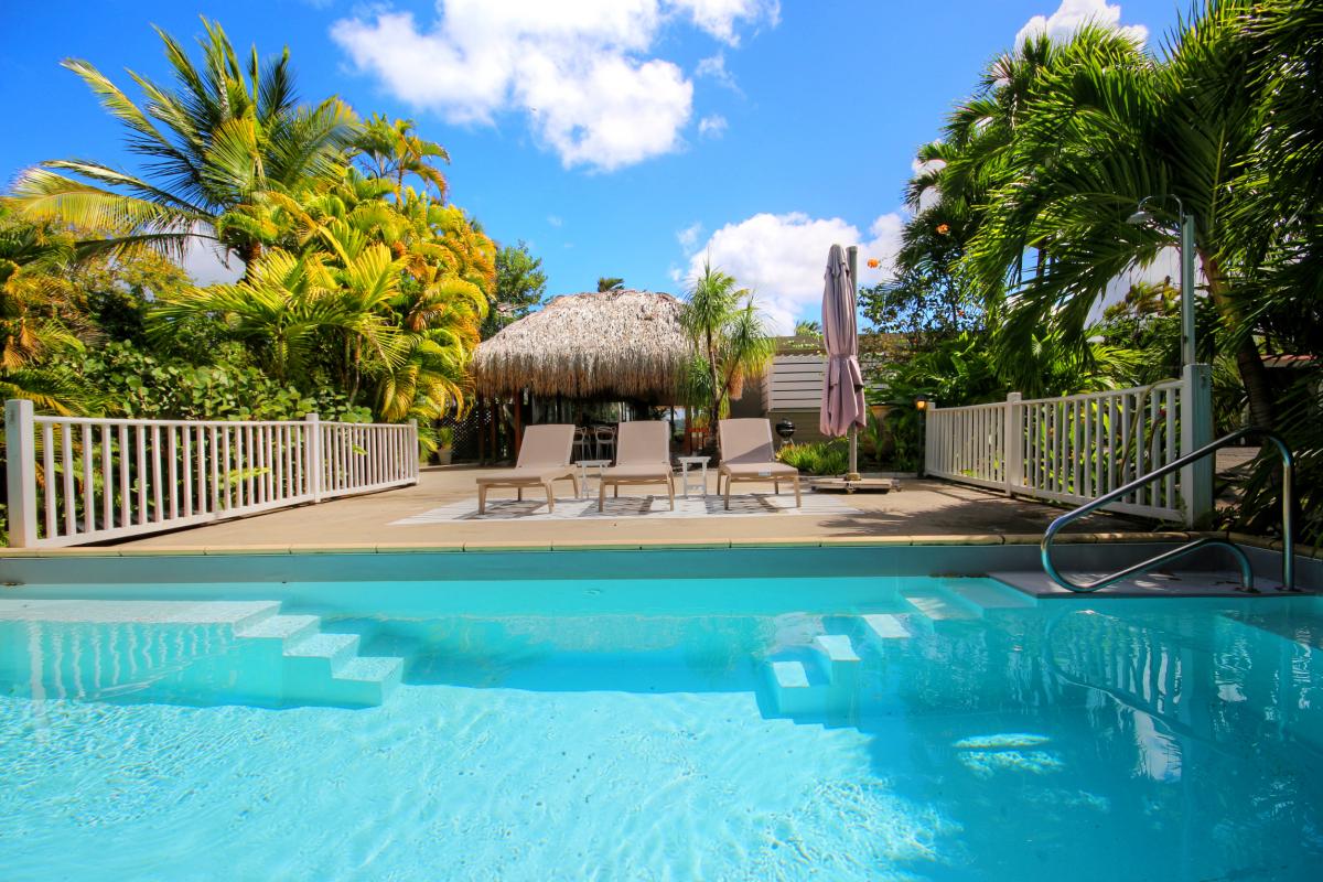 Villa d'exception Pointe du Bout Ponton privé Trois ilets Piscine pieds dans l'eau ponton privé Martinique
