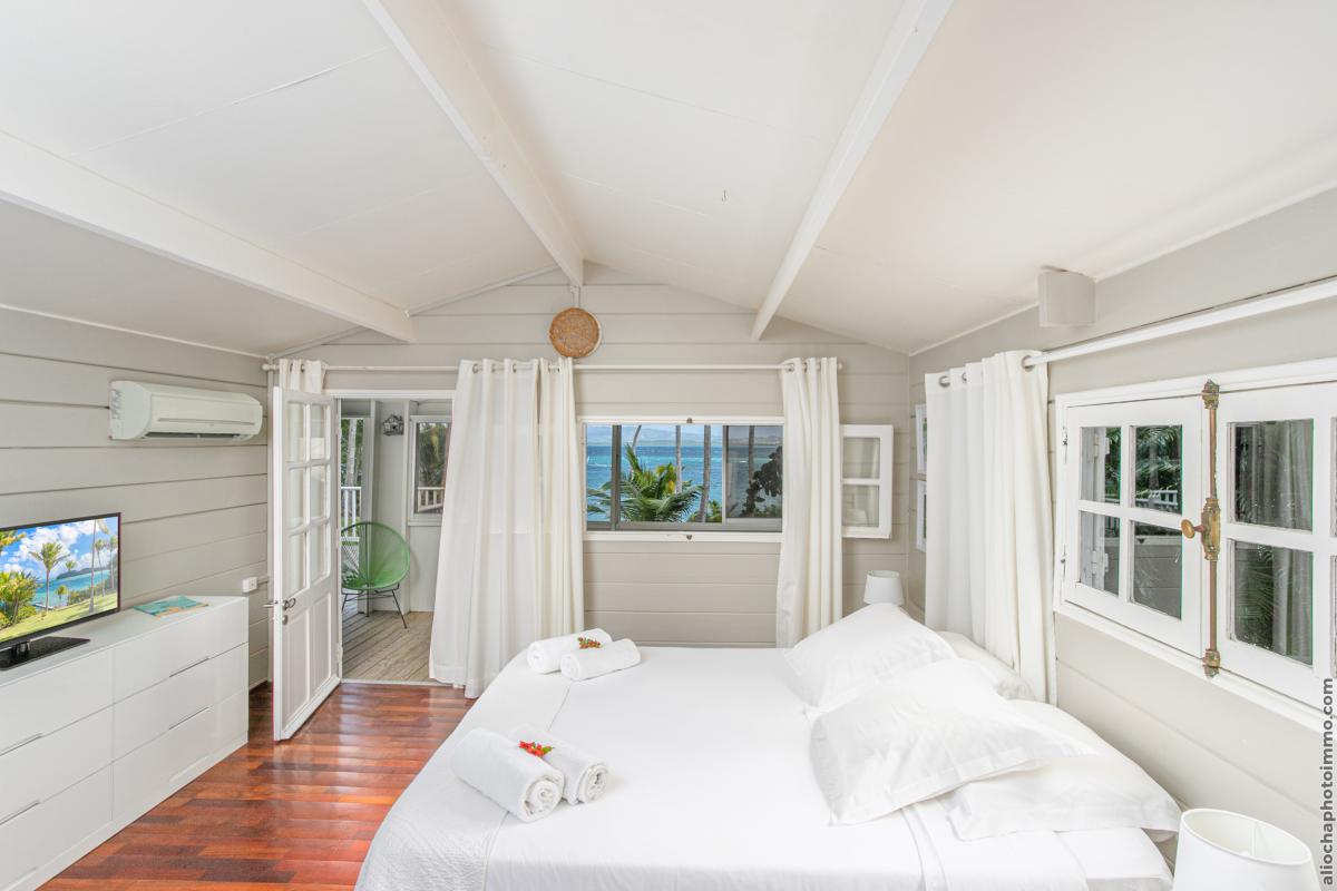 Villa d'exception Pointe du Bout Ponton privé Trois ilets Piscine pieds dans l'eau ponton privé Martinique