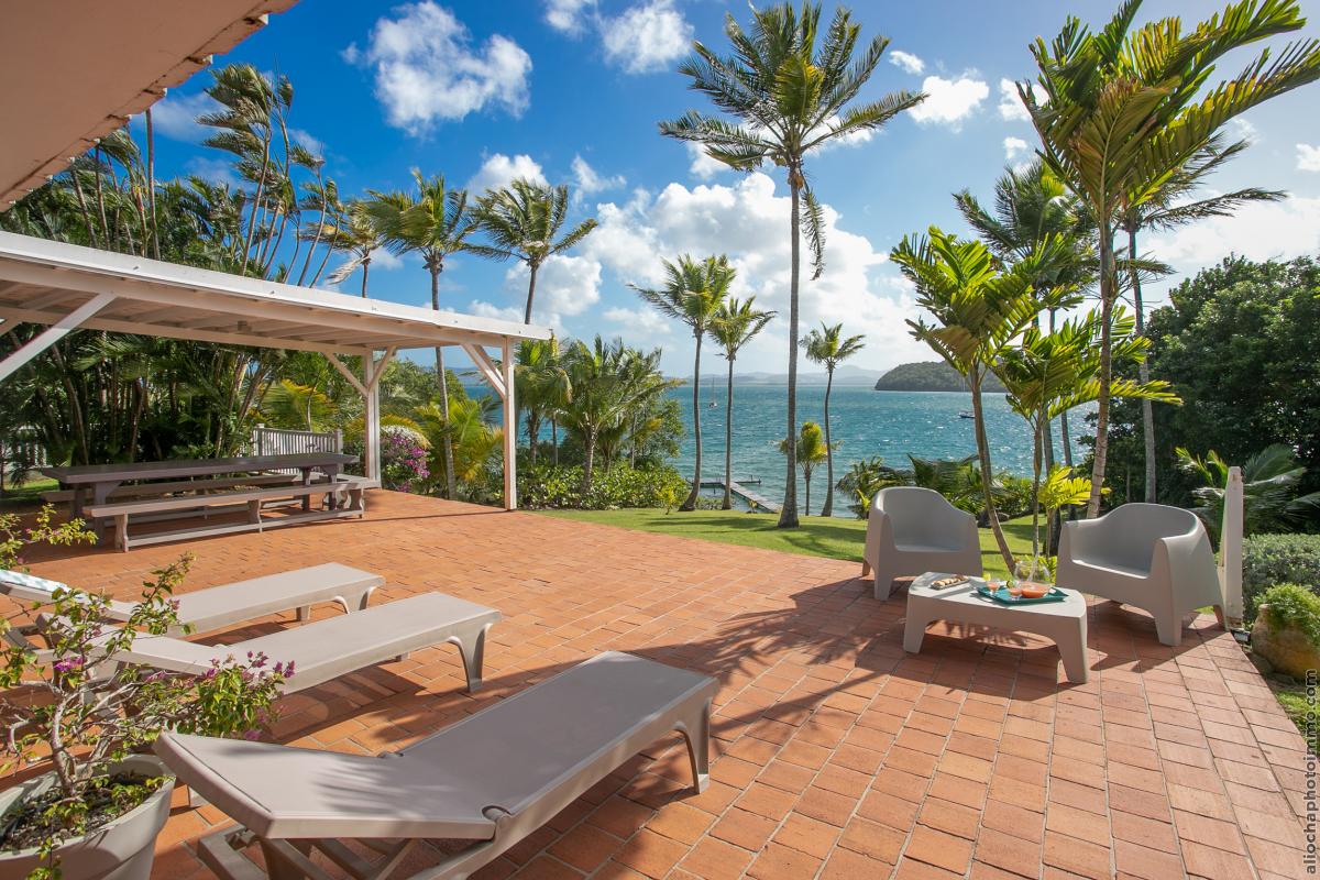 Villa d'exception Pointe du Bout Ponton privé Trois ilets Piscine pieds dans l'eau ponton privé Martinique