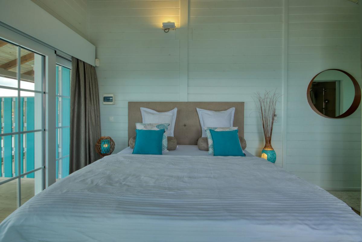 MQTI41 villa grand luxe au Trois Ilets avec piscine vue mer et  bateau  monocoque Martinique
