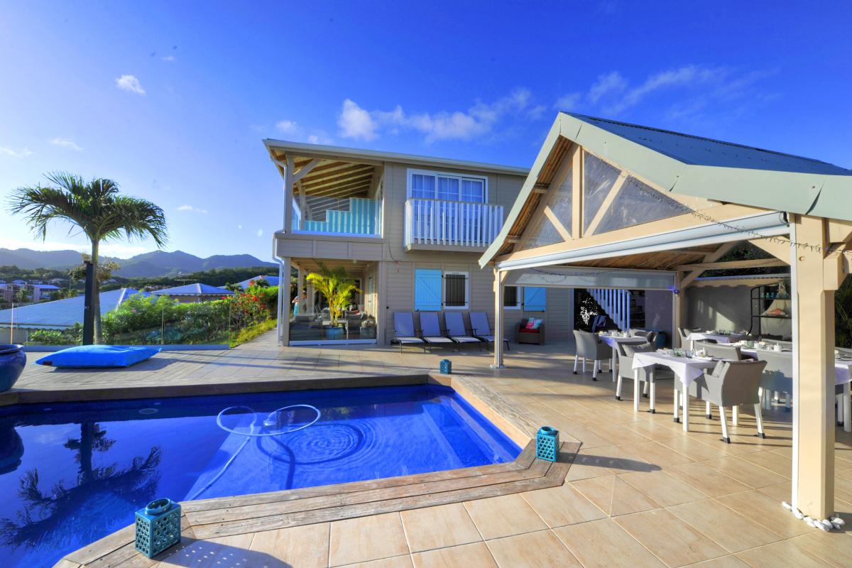 MQTI41 villa grand luxe au Trois Ilets avec piscine vue mer et  bateau  monocoque Martinique