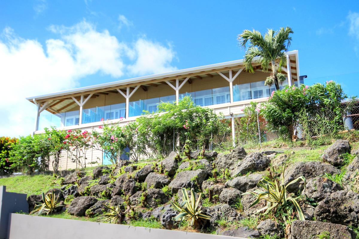 MQTI41 villa grand luxe au Trois Ilets avec piscine vue mer et  bateau  monocoque Martinique