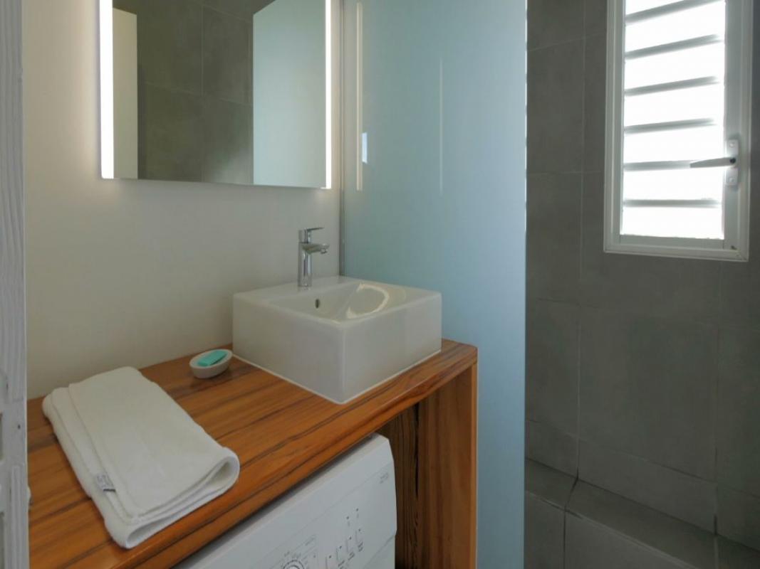 Location vacances Martinique - vue mer piscine privative - salle d'eau