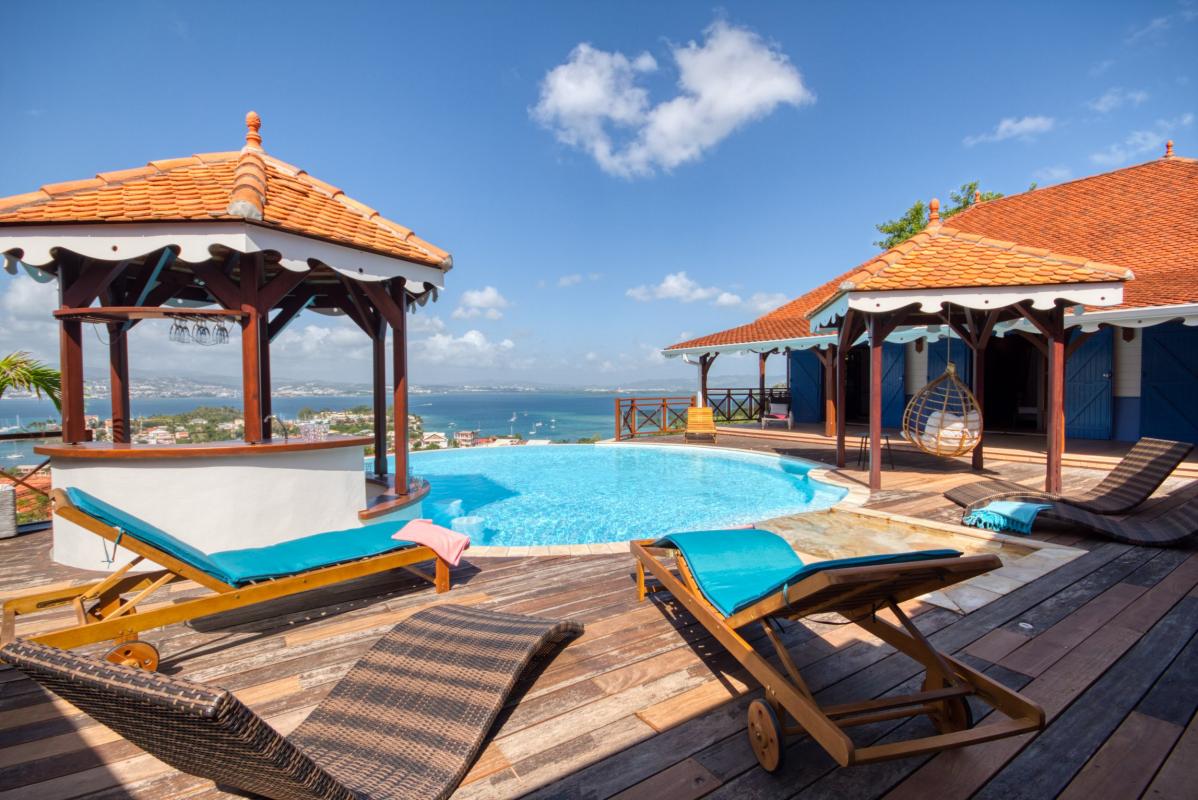 location villa martinique aux trois ilets grande terrasse et piscine avec vue mer