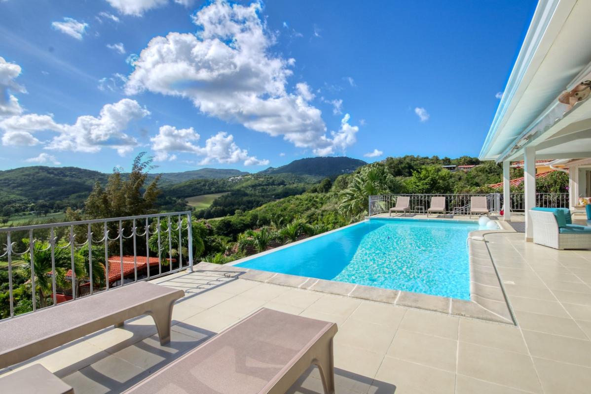 location villa de luxe martinique vue mer piscine exterieur