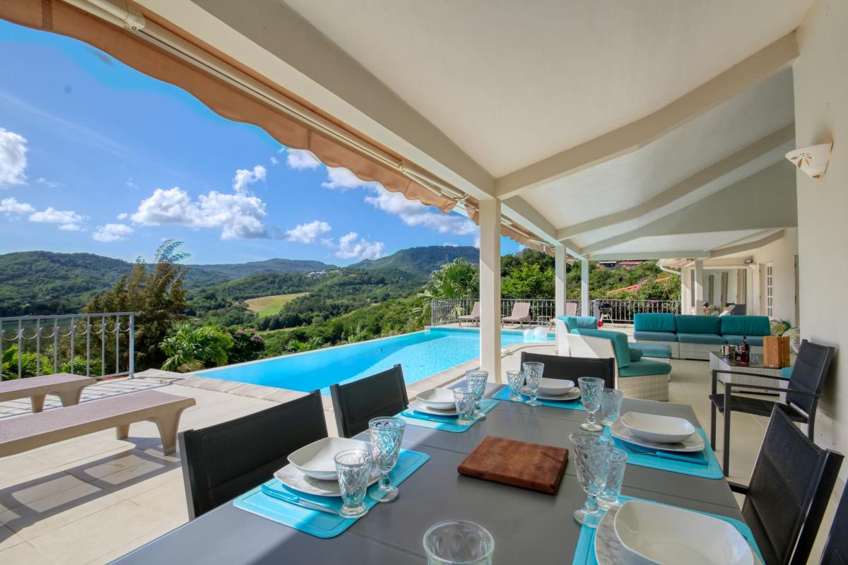 location villa de luxe martinique vue mer piscine terrasse2