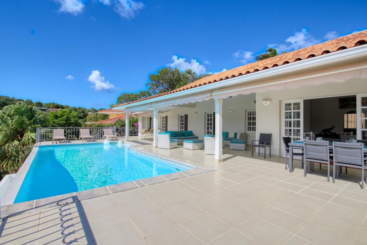 location villa de luxe martinique vue mer piscine terrasse