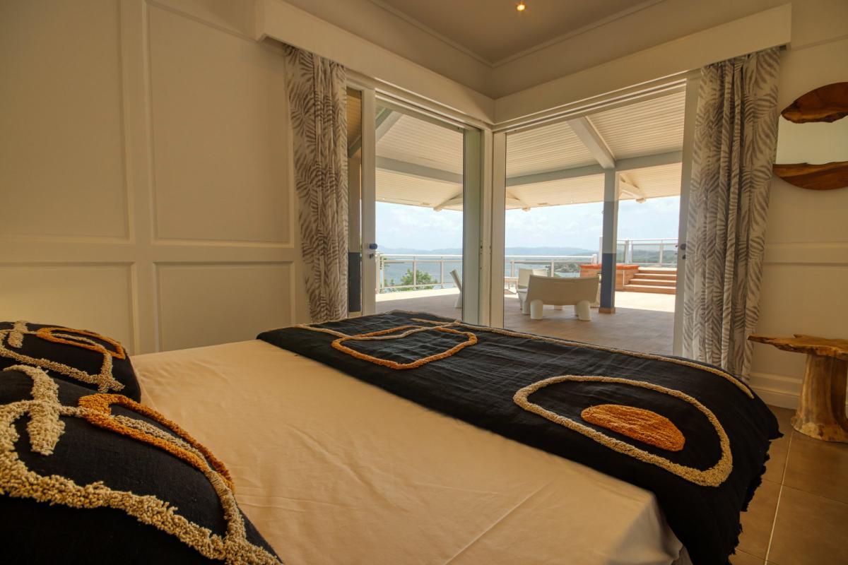 Villa-luxe-Martinique - Chambre-1-vue-mer