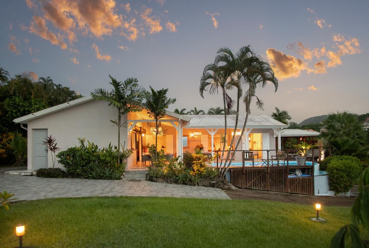 Location villa martinique - Vue d'ensemble et piscine