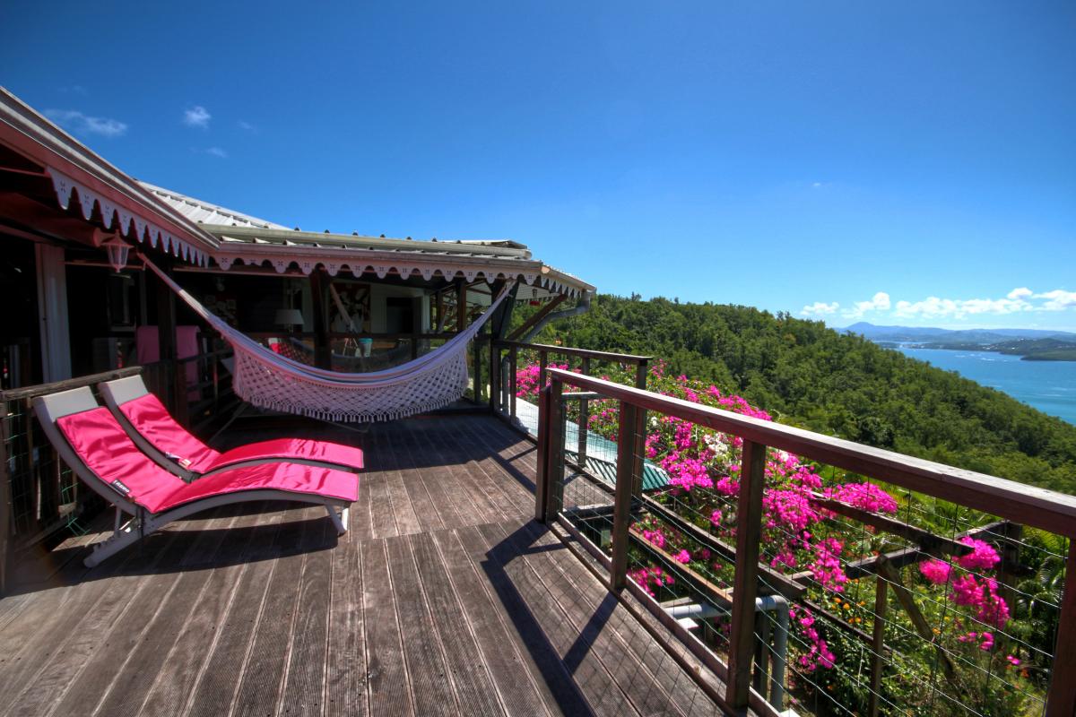 MQTR01 villa avec piscine jacuzzi vue mer tartane caravelle trinité martinique vue mer