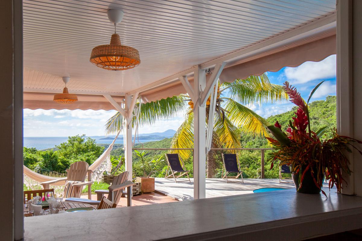 Location villa piscine vue mer Martinique kitchen