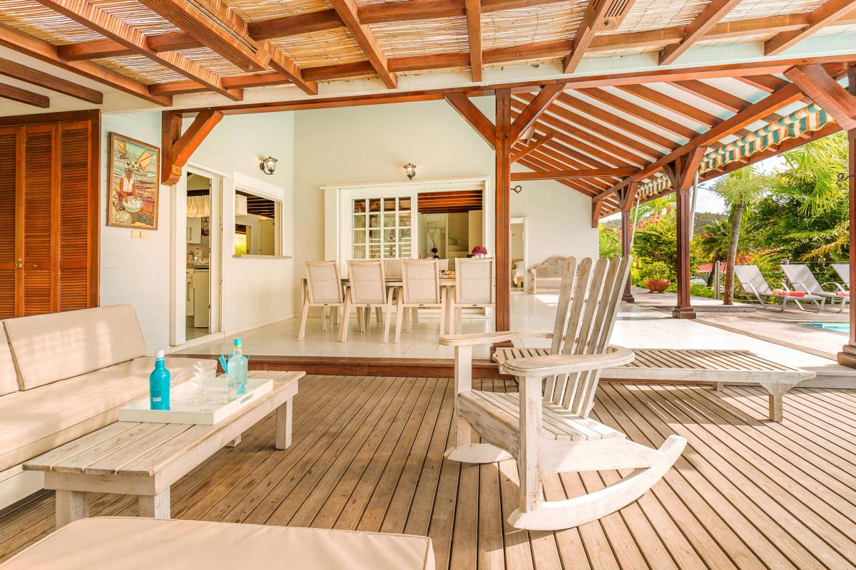 MQTR07 Location villa Martinique Trinité Piscine Vue mer salon ext