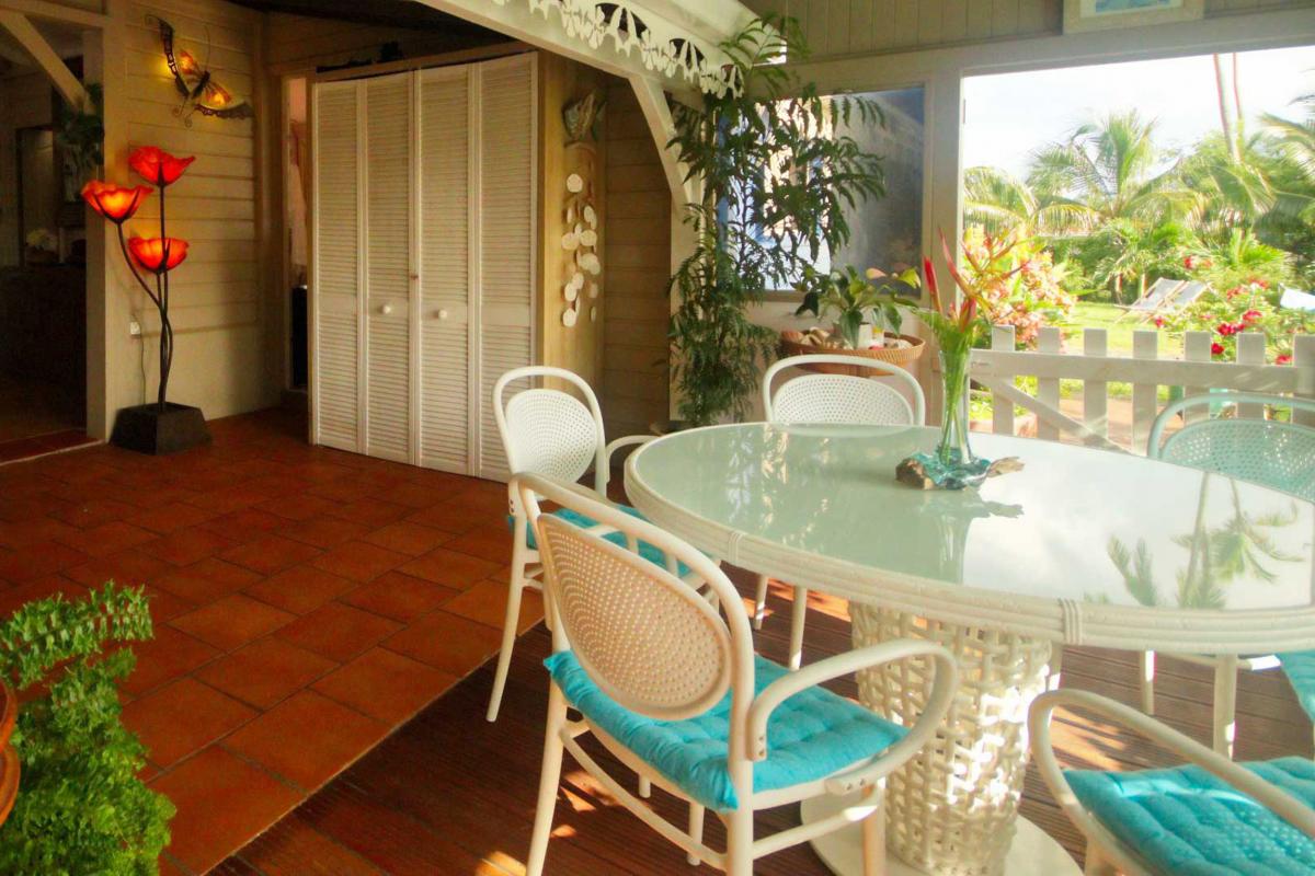12 Location-villa-piscine-2-chambres-Martinique_I'espace repas