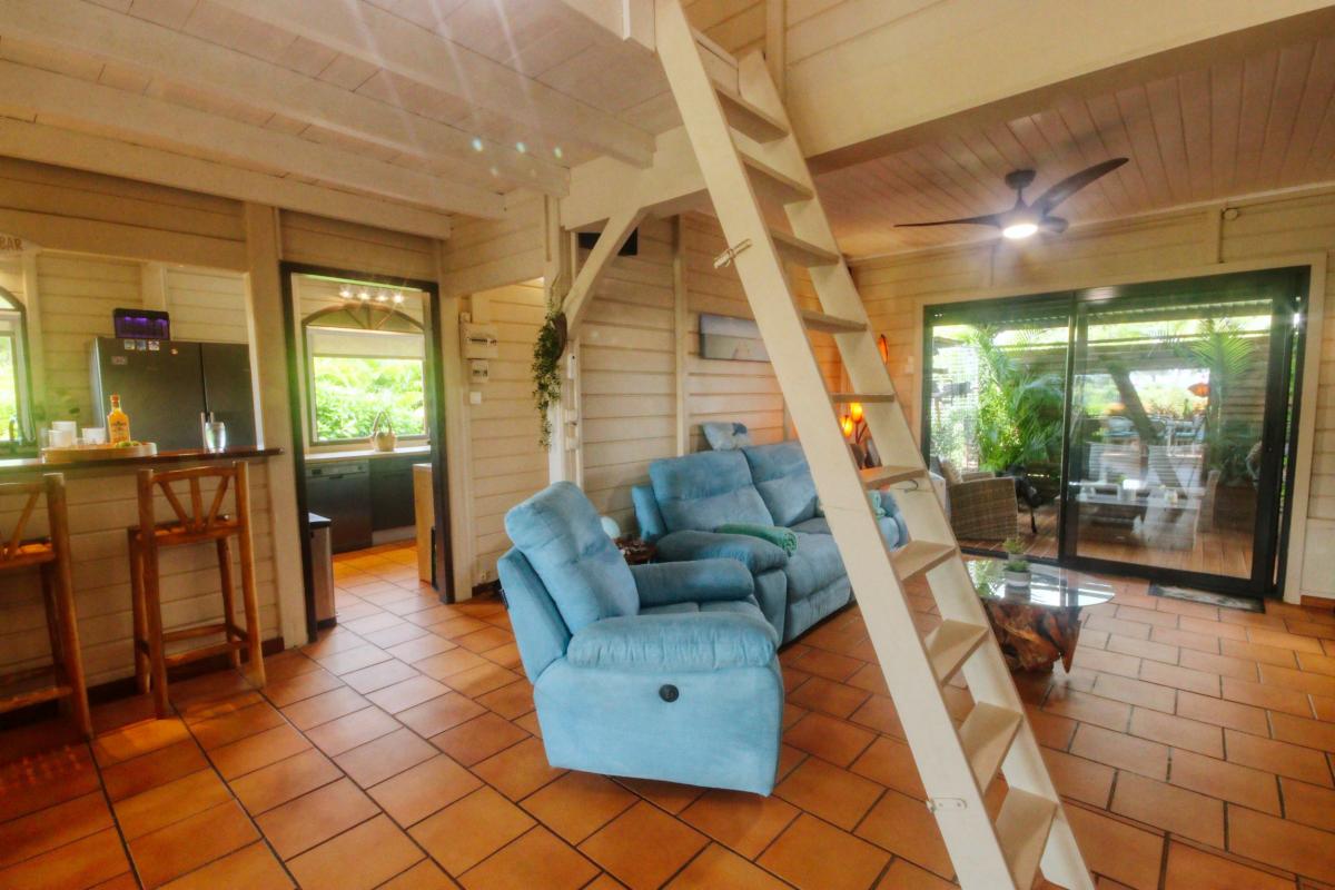23 Location villa piscine 2 chambres Martinique_échelle mezzanine