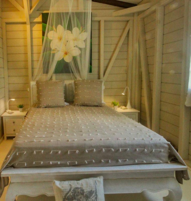 30 Location-villa-piscine-2-chambres-Martinique_lit chambre 1