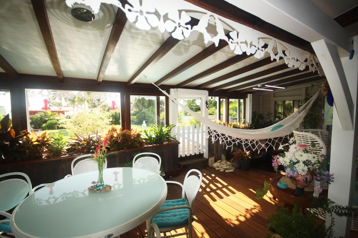 9 Location villa piscine 2 chambres Martinique_la terrasse 1