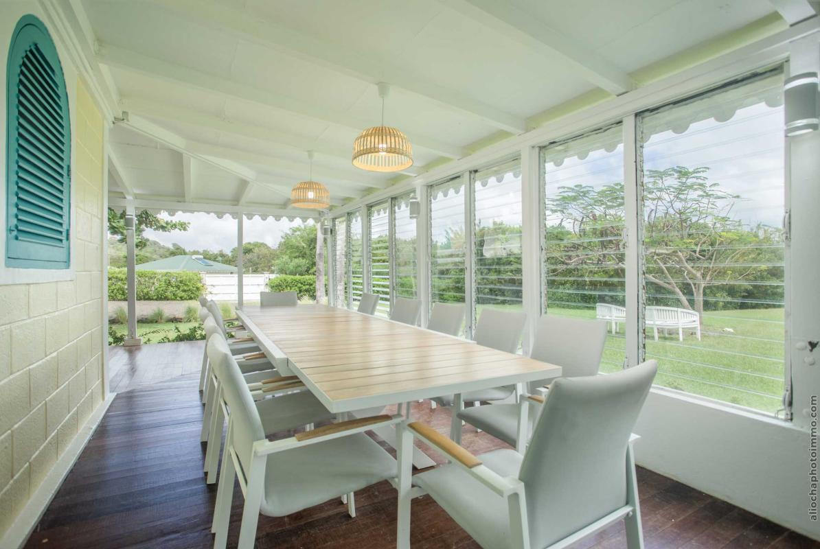 10 Location villa Vauclin extérieur table à manger