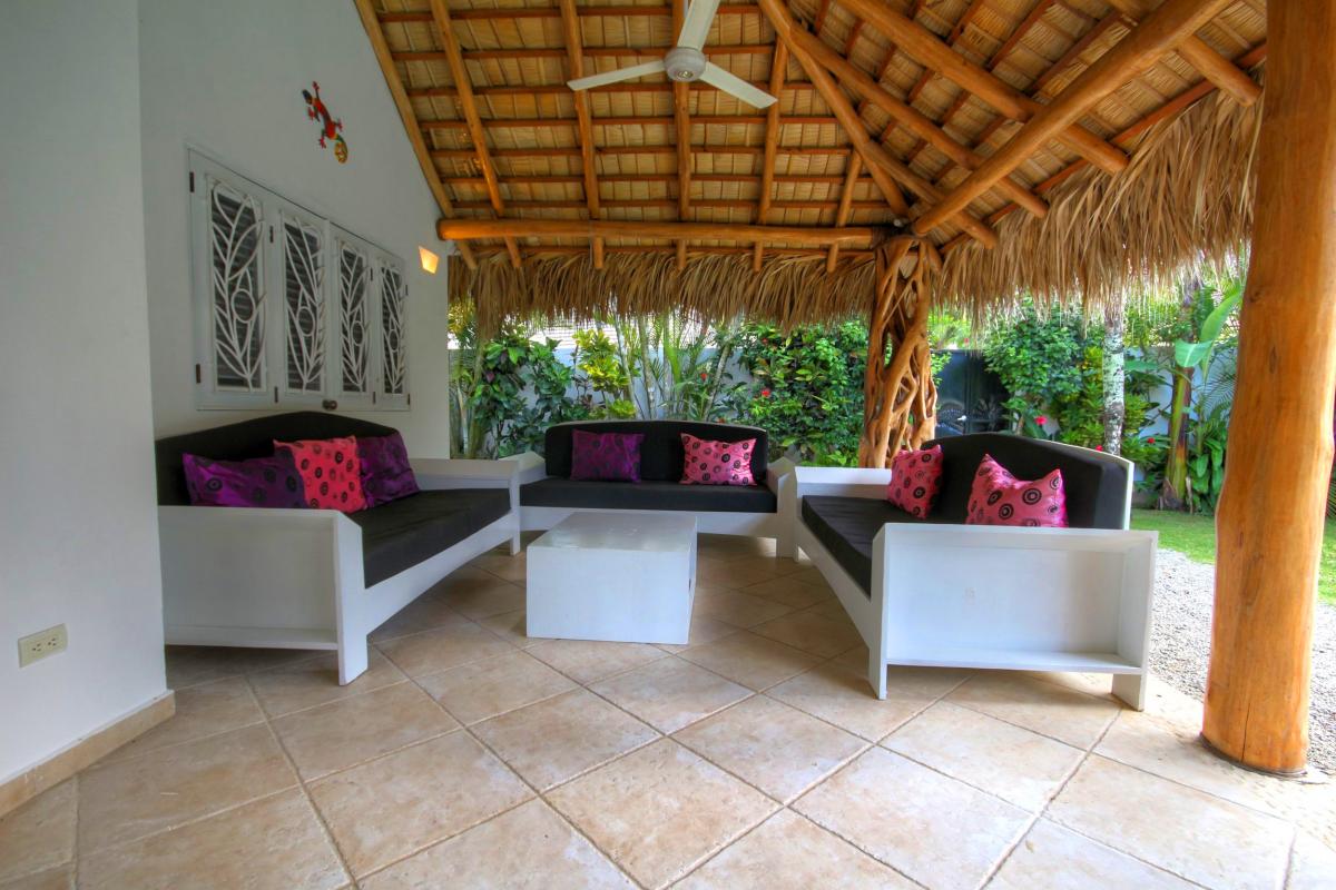 Location villa Las Terrenas - Le coin salon de la terrasse