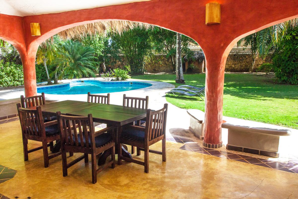 Location villa Las Terrenas - Le coin repas de la terrasse