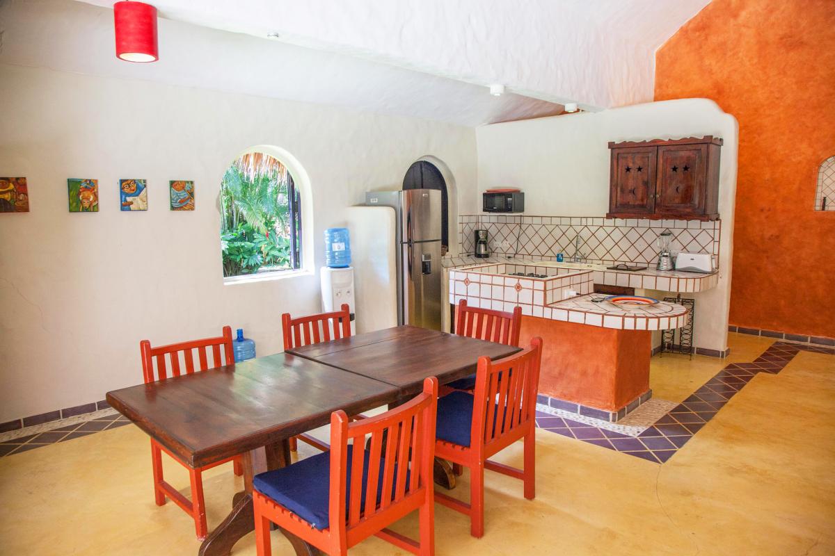 Location villa Las Terrenas - Le coin repas du séjour et la cuisine