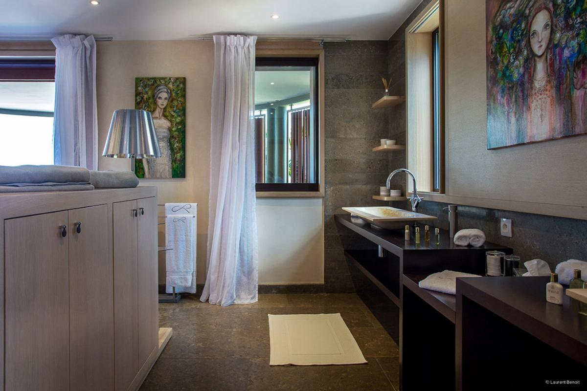 Location villa Camaruche - La salle de douche de la chambre 2