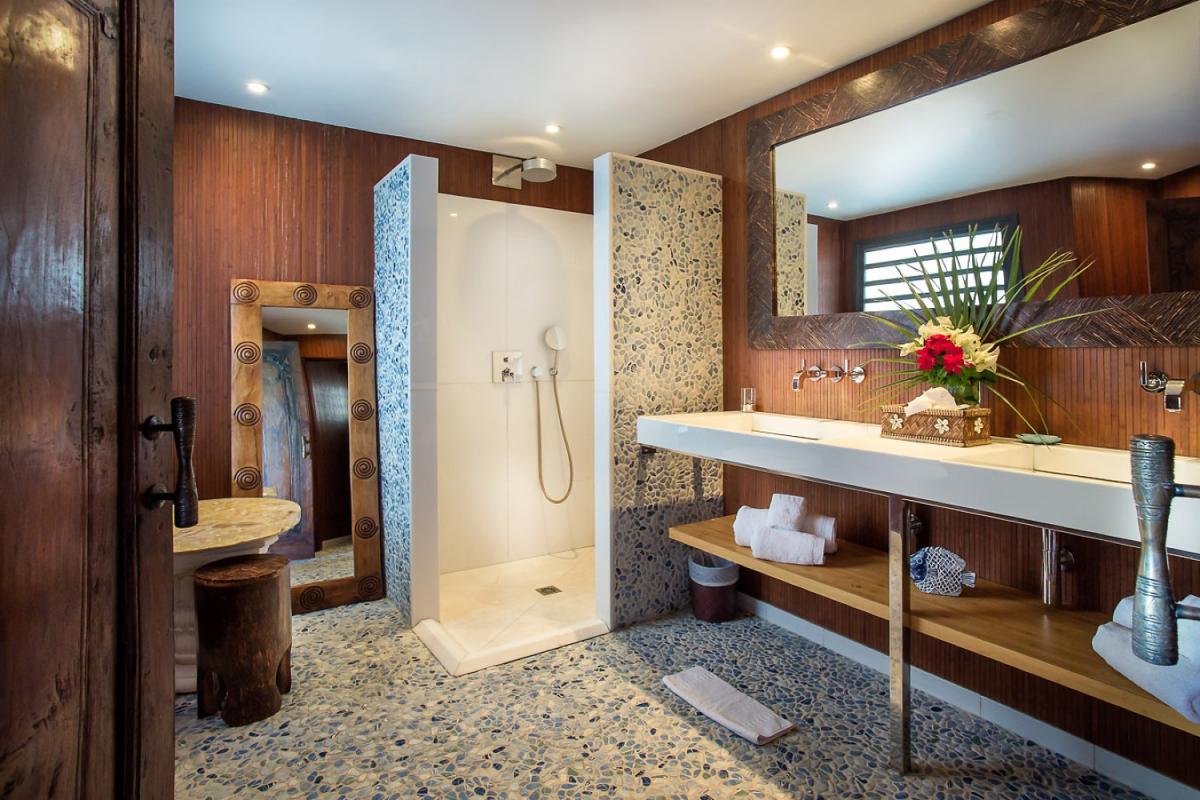 Location villa Camaruche - La salle de douche de la chambre 1