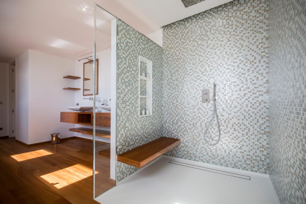 Location villa Corossol - La salle de douche de la chambre 1