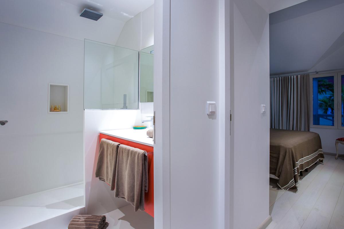 Location villa Gustavia - La salle de bain et la chambre 1