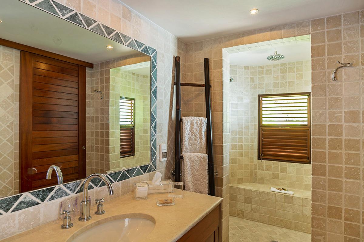 Location villa Gustavia - La salle de douche de la chambre 2