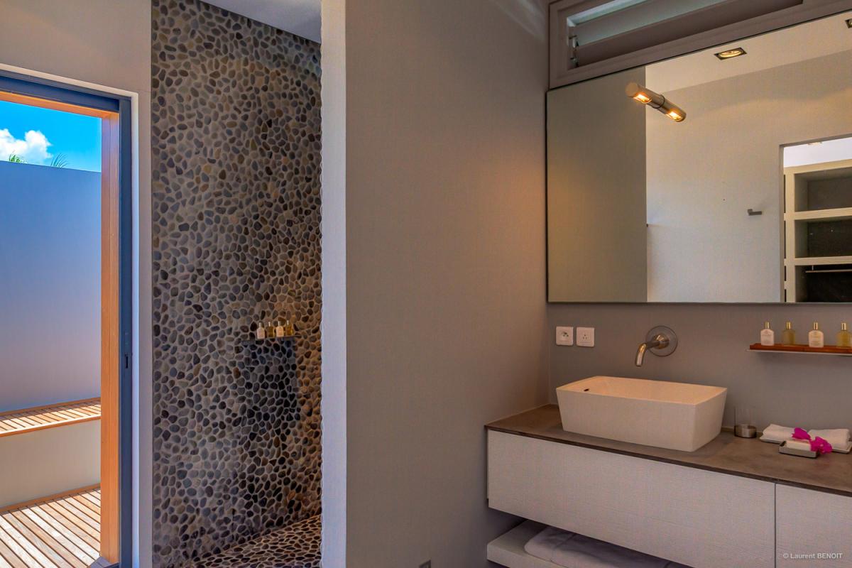 Location villa Marigot - La salle de douche de la chambre 3