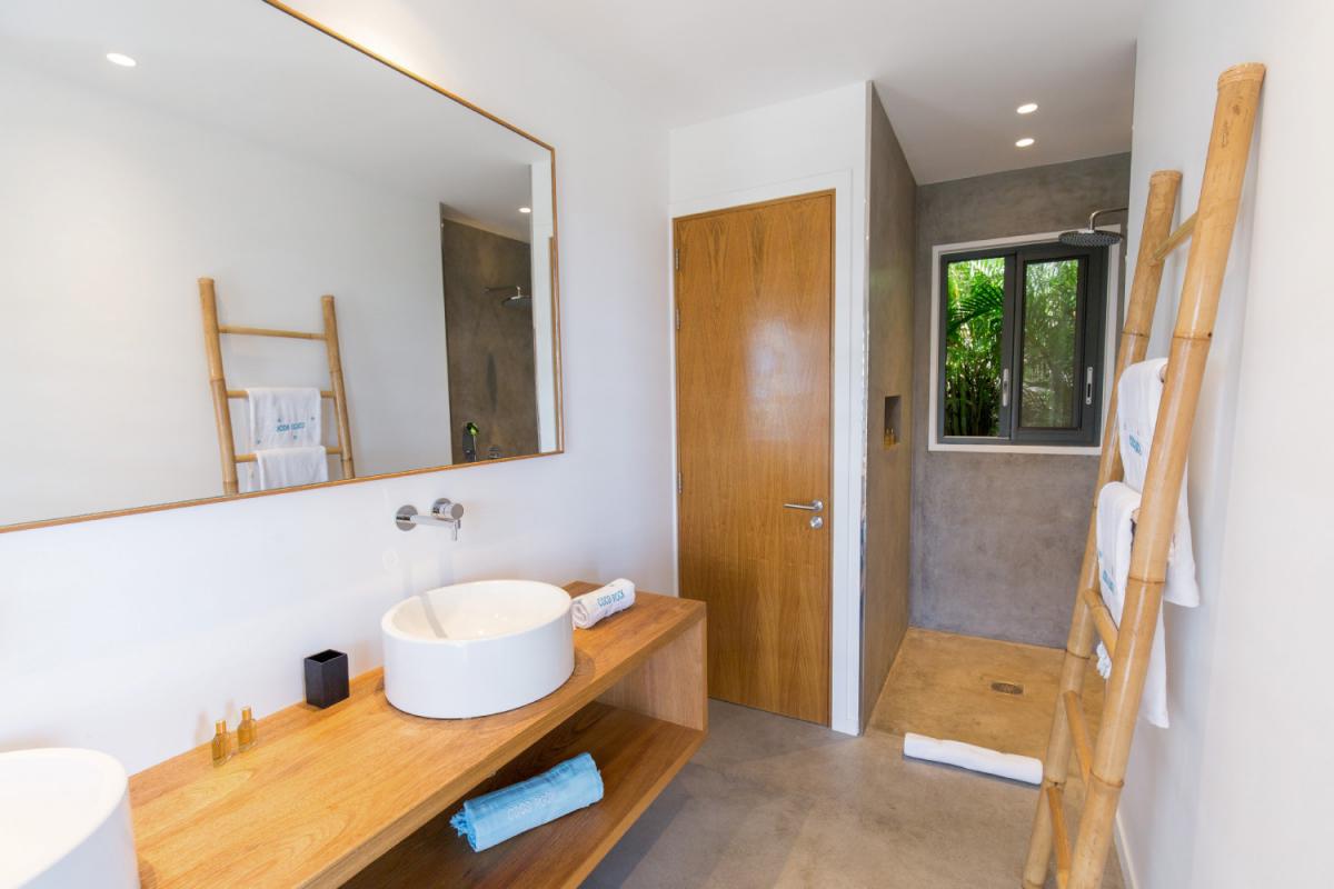 Location villa Toiny - La salle de douche de la Master chambre