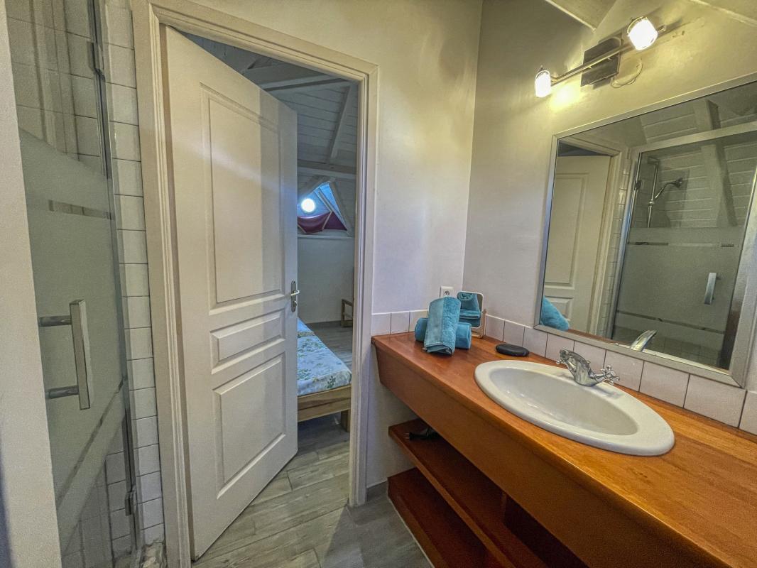 Location Villa Saint François Guadeloupe-salle de douche