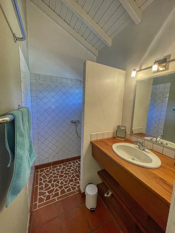 Location Villa Saint François Guadeloupe-salle de douche