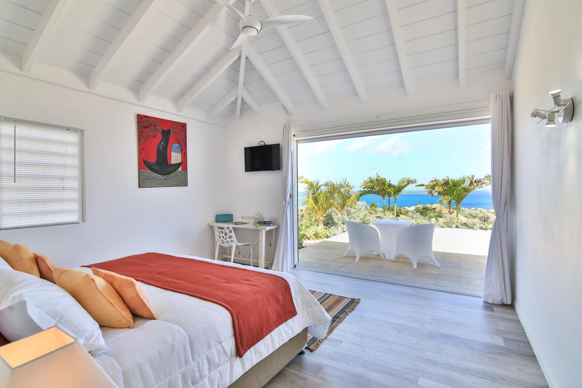 Villa 4 chambres avec piscine et vue mer à la Baie Orientale St Martin